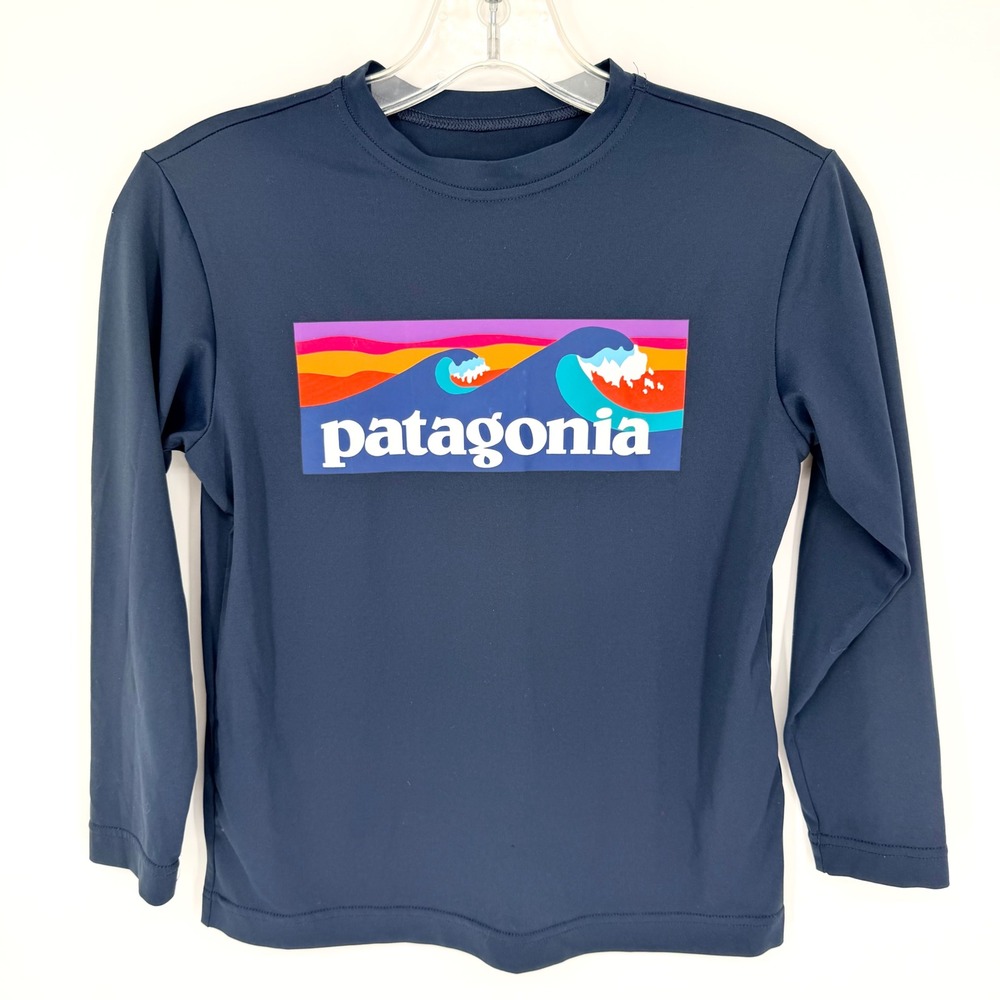 Patagonia Boys' Long-Sleeved Capilene Cool Daily T-Shirt Navy Wave Graphic Sz S - Picture 2 of 9